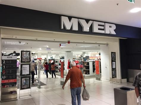 Sunglass Hut Myer Northland in Preston, VIC 3072 .